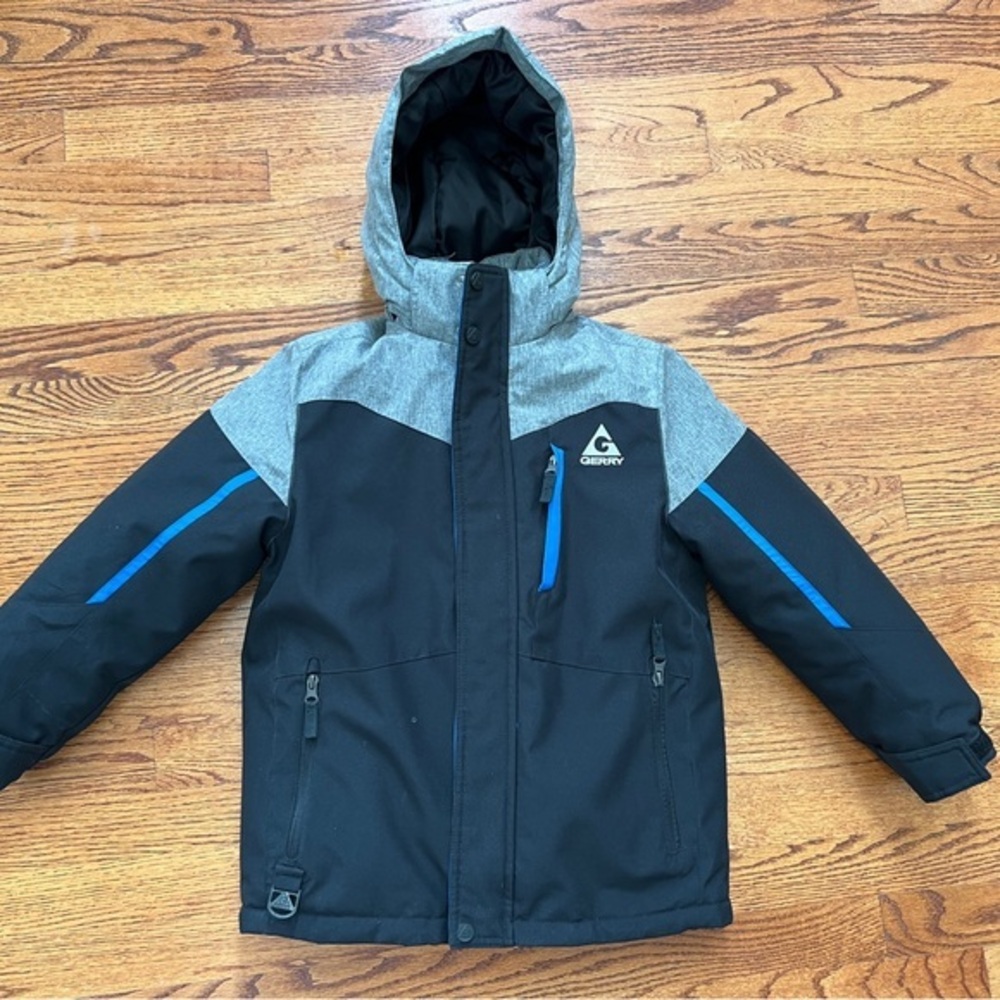 Gerry Weber Kids' Black and Gray Puffer Coat with Blue Accents Size S (7/8)